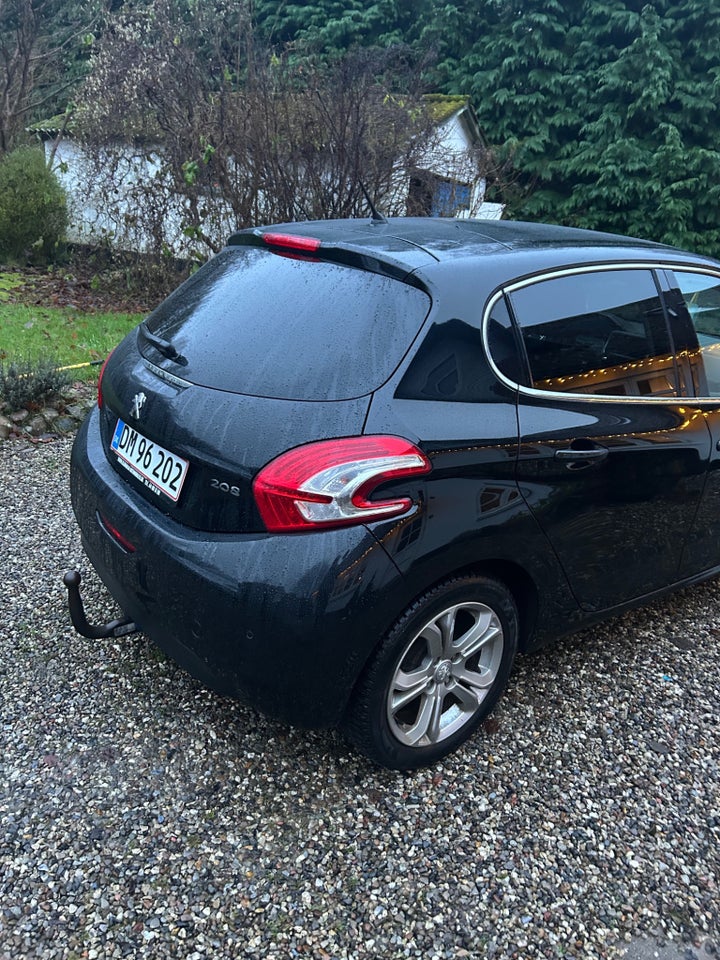 Peugeot 208 1,2 VTi Active 5d