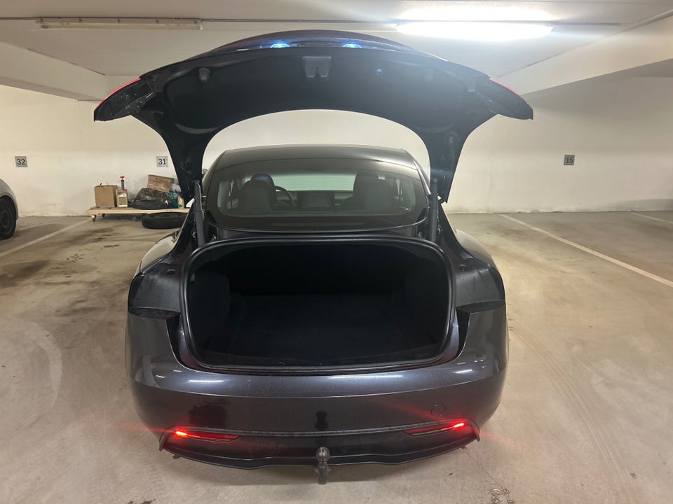Tesla Model 3 RWD 4d