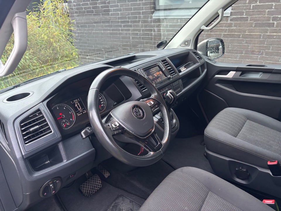 VW Caravelle 2,0 TDi 150 Comfortline DSG kort