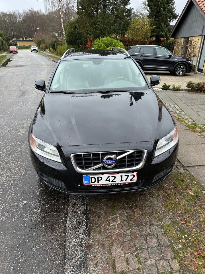 Volvo V70 2,5 T 230 Summum aut. 5d