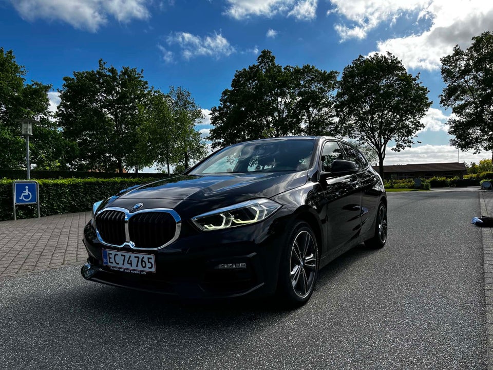 BMW 118i 1,5 Sport Line aut. 5d