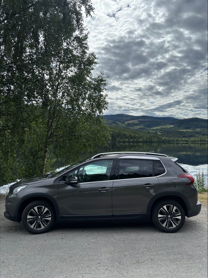 Peugeot 2008 1,2 e-THP 110 Allure Sky 5d