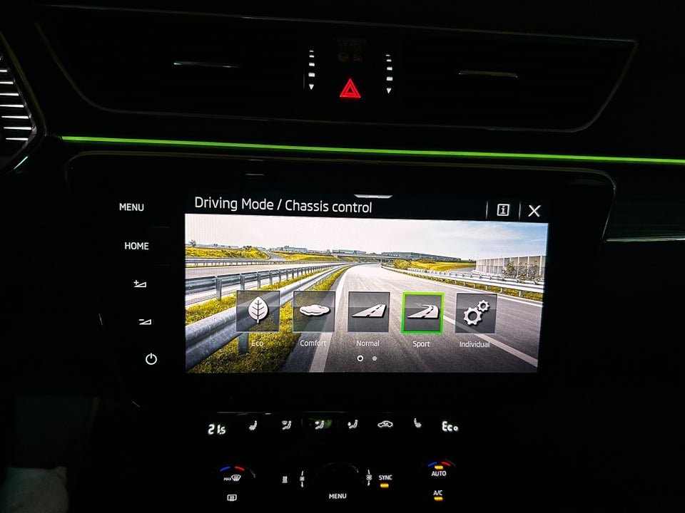 Skoda Superb 1,4 TSi iV Plus Combi DSG 5d