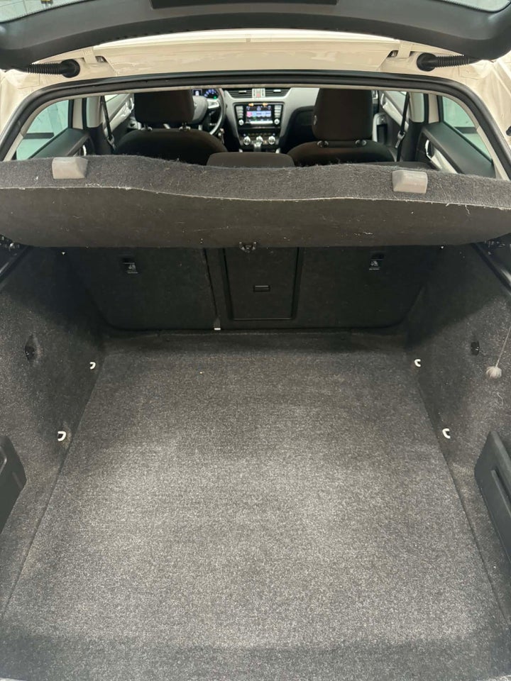 Skoda Octavia 1,6 TDi 110 Style DSG 5d