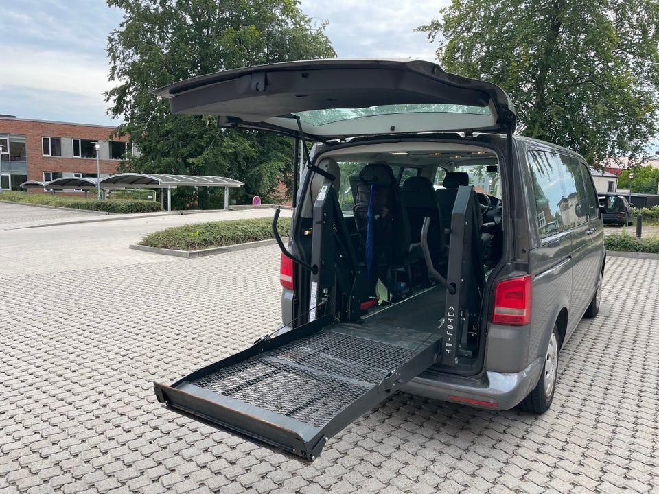 VW Caravelle 2,0 TDi 140 Comfortline DSG lang 4d