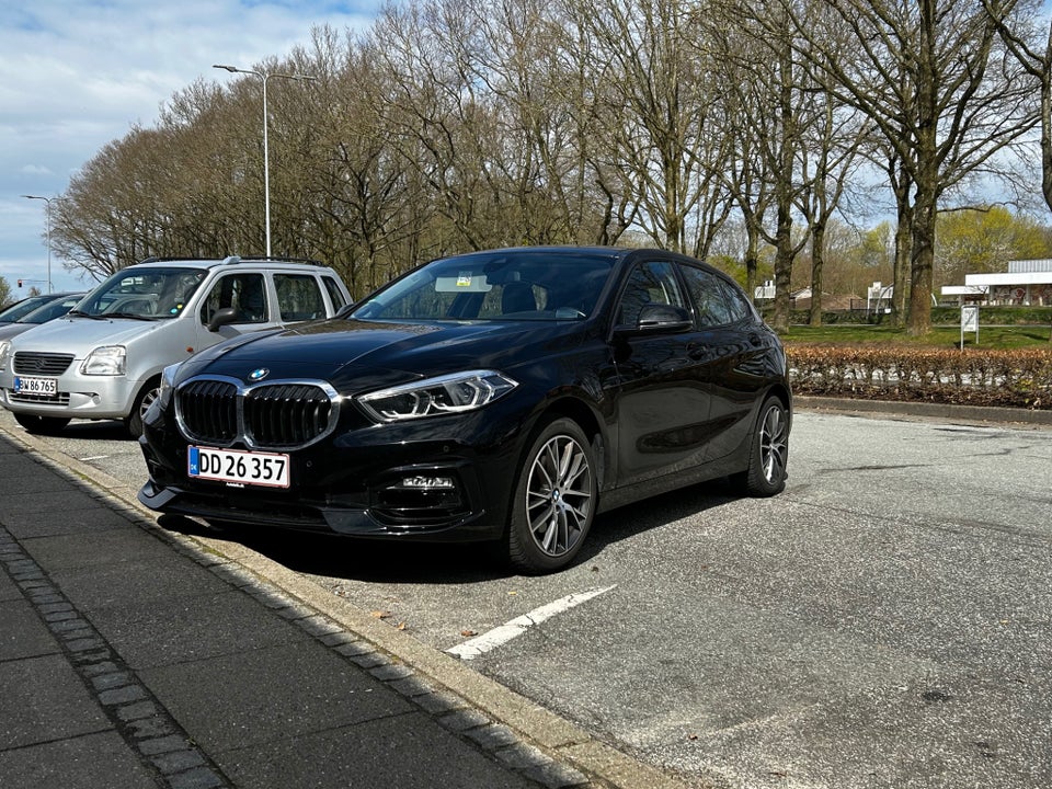 BMW 118i 1,5 Sport Line aut. 5d