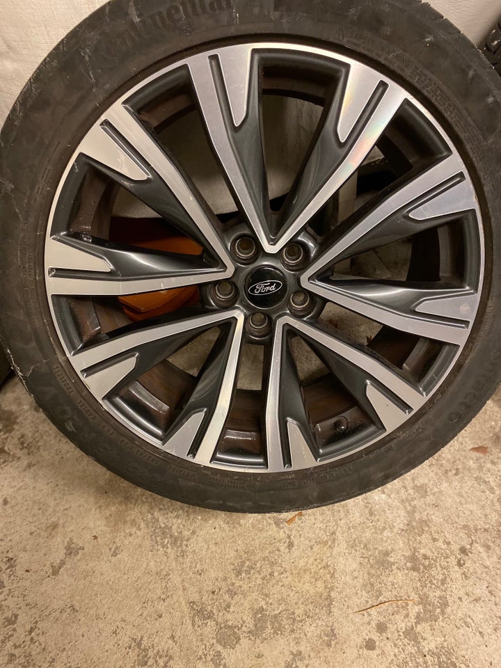 Ford Kuga 2,5 PHEV Vignale CVT 5d