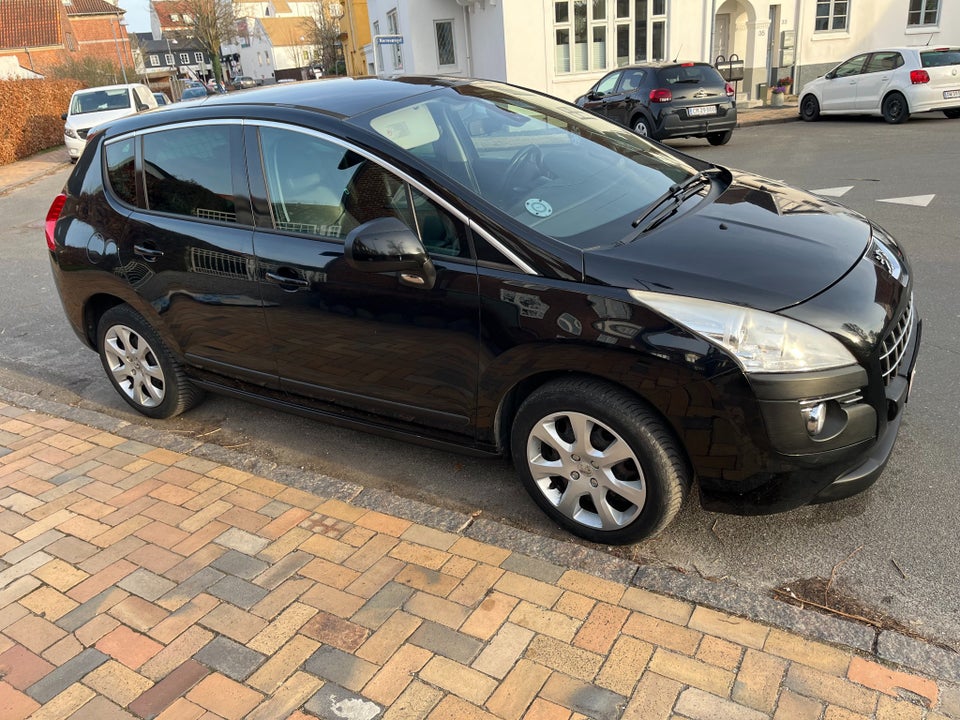 Peugeot 3008 1,6 HDi 112 Premium+ 5d