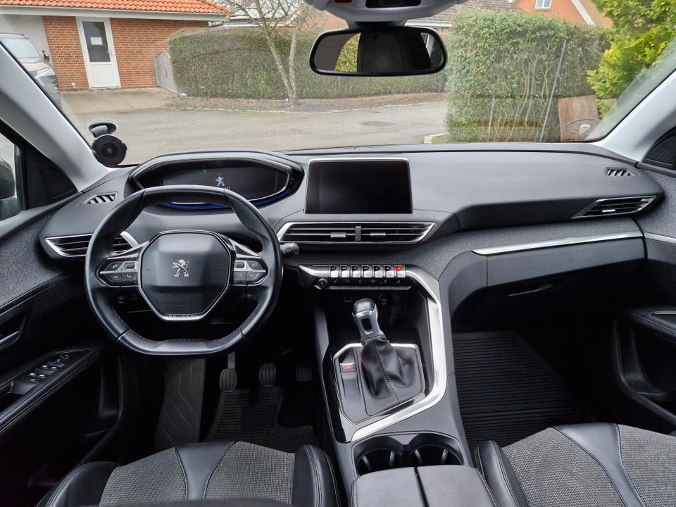 Peugeot 5008 1,2 e-THP 130 Active 7prs 5d