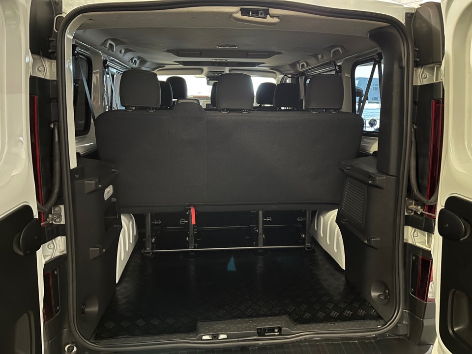 Nissan NV300 2,0 dCi 110 L1H1 Access Combi