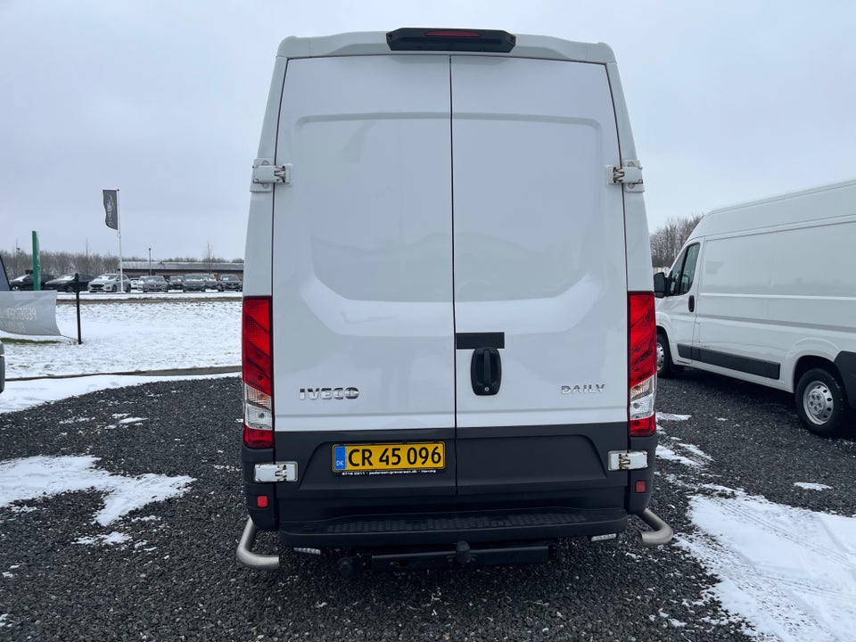 Iveco Daily 35S13 2,8 TDi Kassevogn