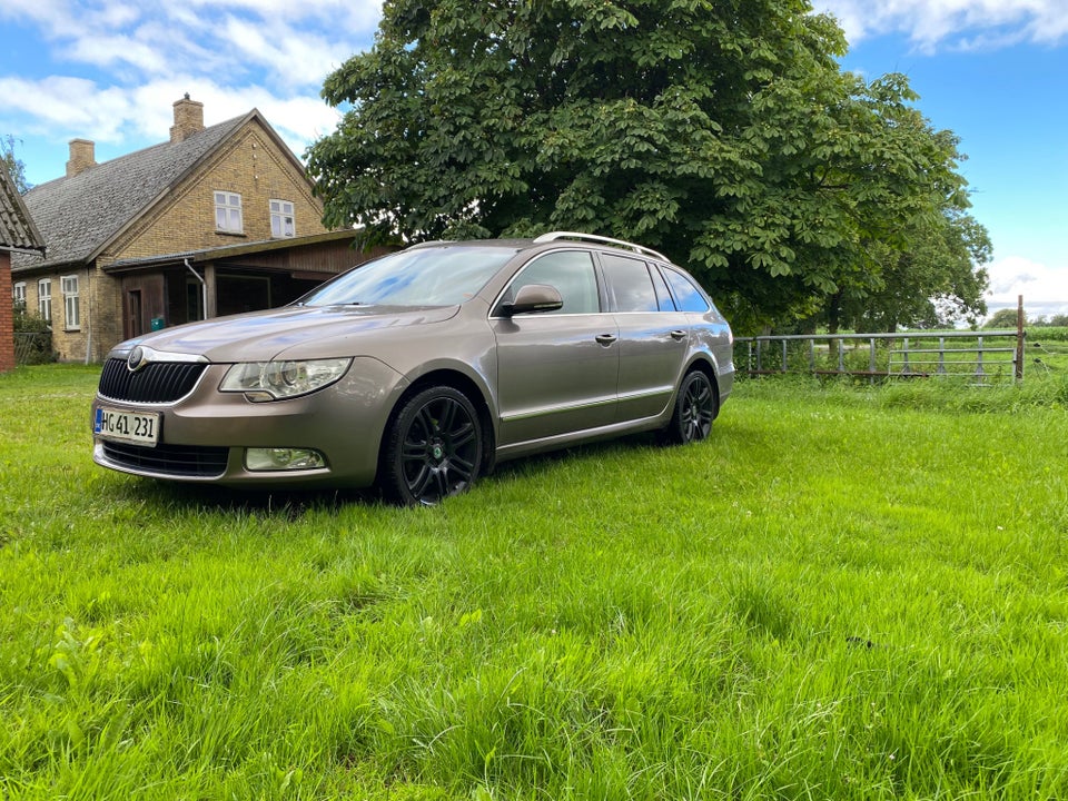 Skoda Superb 2,0 TDi 170 Elegance Combi DSG 5d