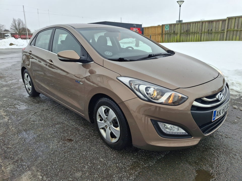 Hyundai i30 1,6 CRDi 110 Style CW Eco 5d