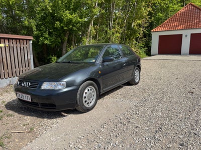 Audi A3 1,8 Attraction 3d