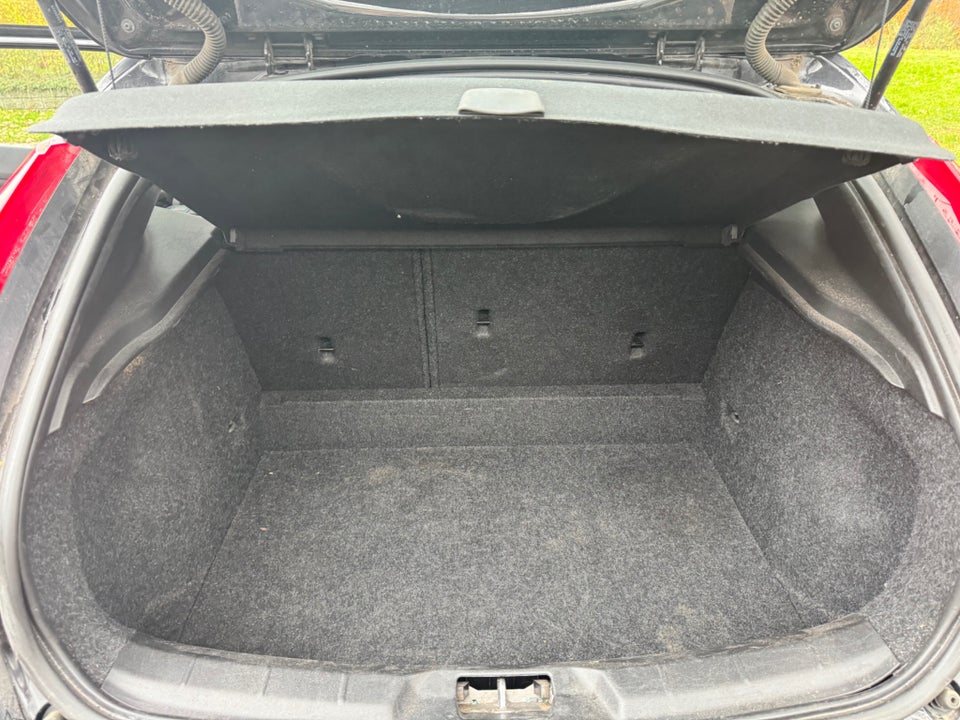 Volvo V40 2,0 D2 120 Momentum aut. 5d