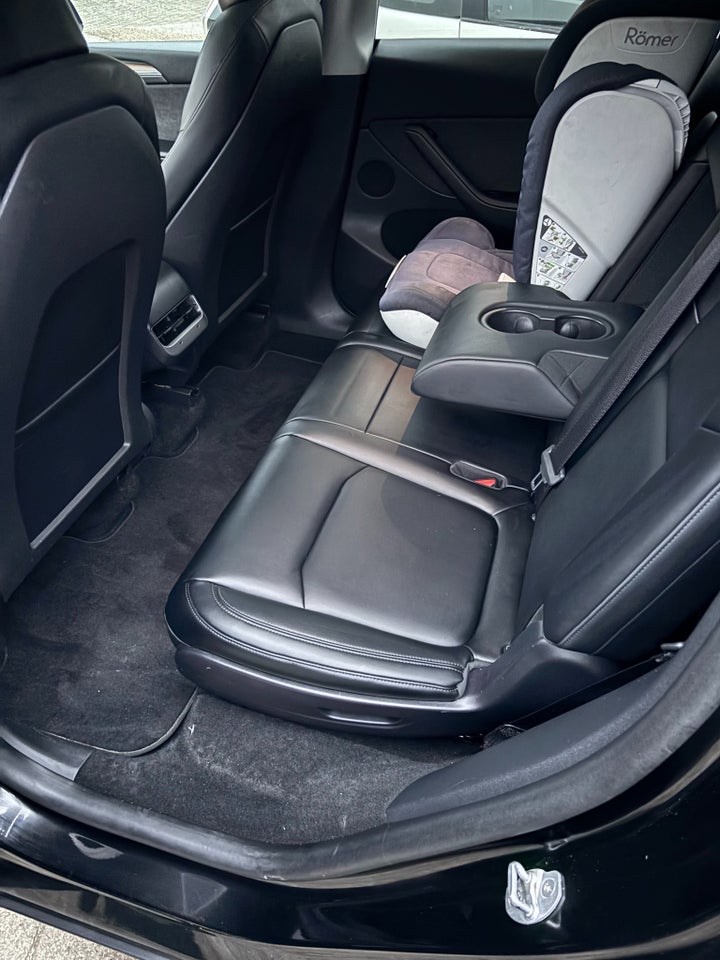 Tesla Model Y Long Range AWD 7prs 5d