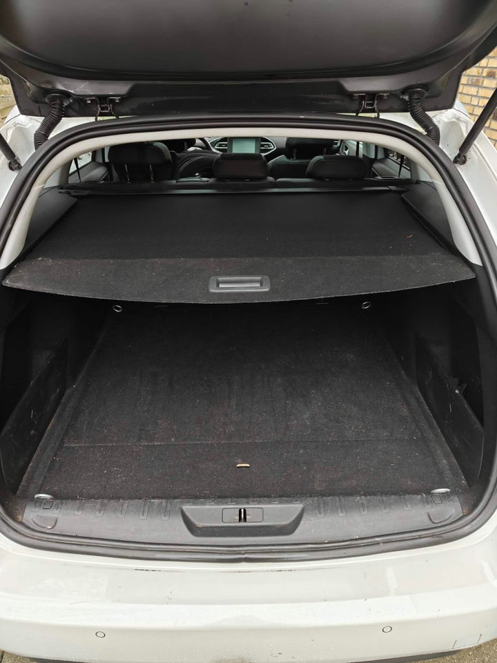 Peugeot 308 1,6 BlueHDi 120 Allure Sky SW EAT6 5d