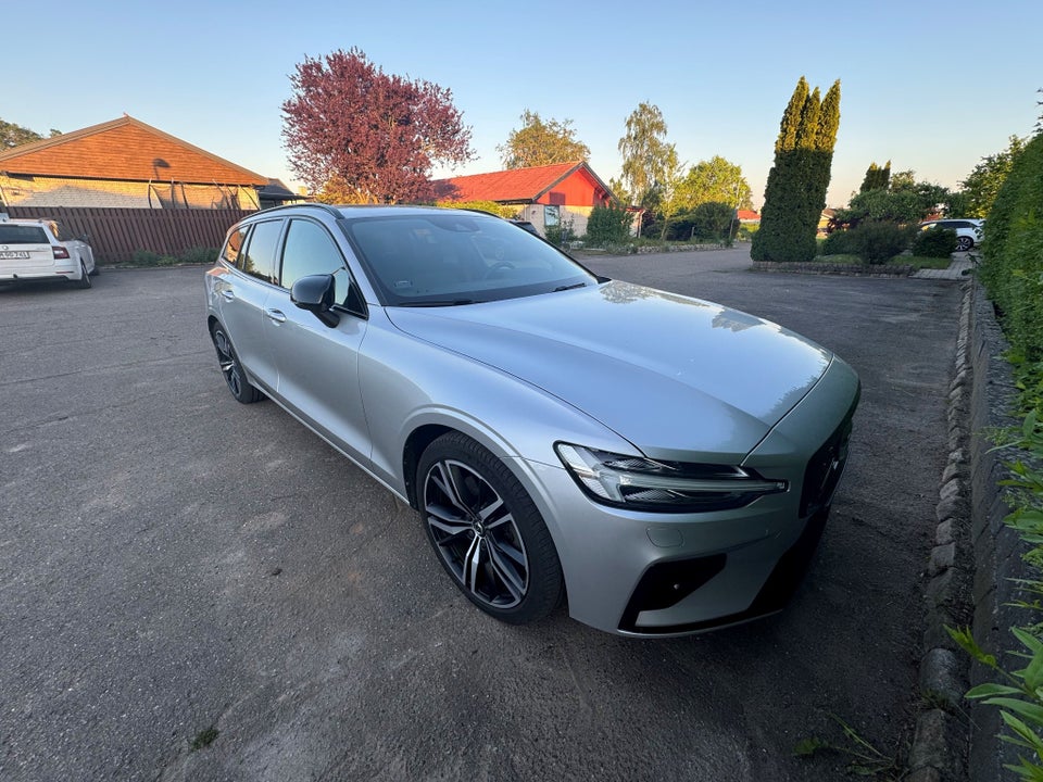 Volvo V60 2,0 T6 ReCharge R-Design aut. AWD 5d