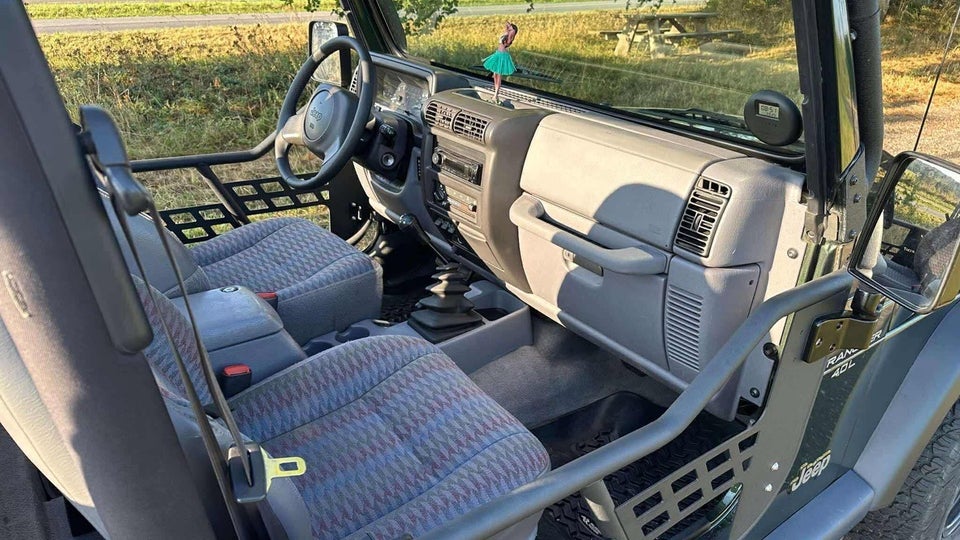 Jeep Wrangler 4,0 Sahara 4x4 2d