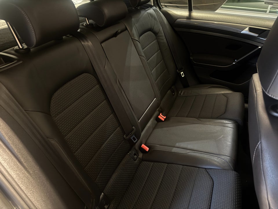 VW Golf VII 1,6 TDi 115 IQ.Drive DSG 5d