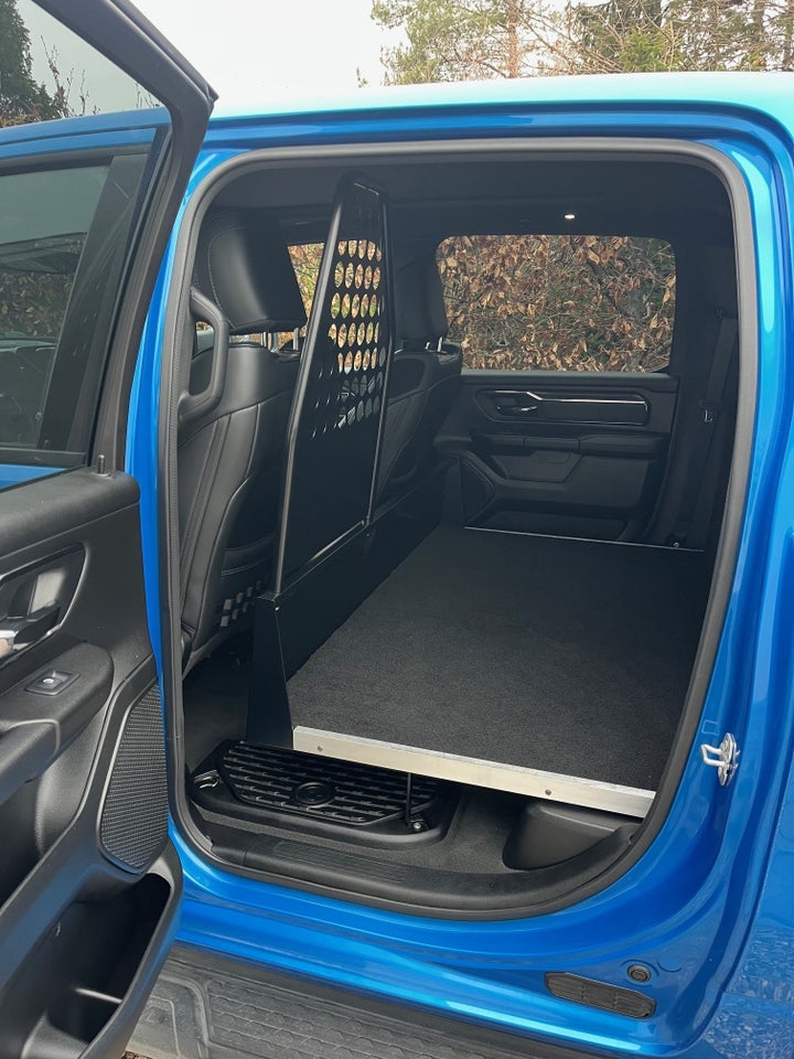 Dodge RAM 1500 5,7 V8 Hemi Built to Serve aut. 4d