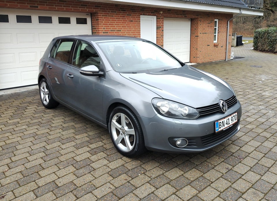 VW Golf VI 1,6 TDi 105 Highline BMT 5d