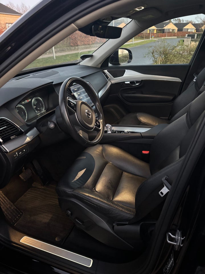 Volvo XC90 2,0 T8 407 Momentum aut. AWD 7prs 5d