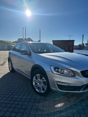 Volvo V60 CC 2,0 D3 150 Momentum aut. 5d