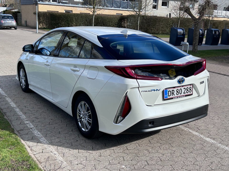 Toyota Prius 1,8 Plug-in Hybrid H3 MDS 5d