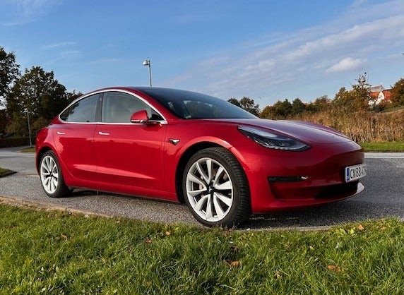 Tesla Model 3 Long Range AWD 4d