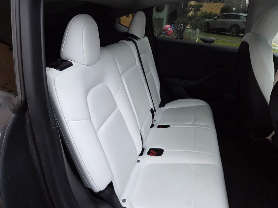 Tesla Model Y Long Range AWD 5d