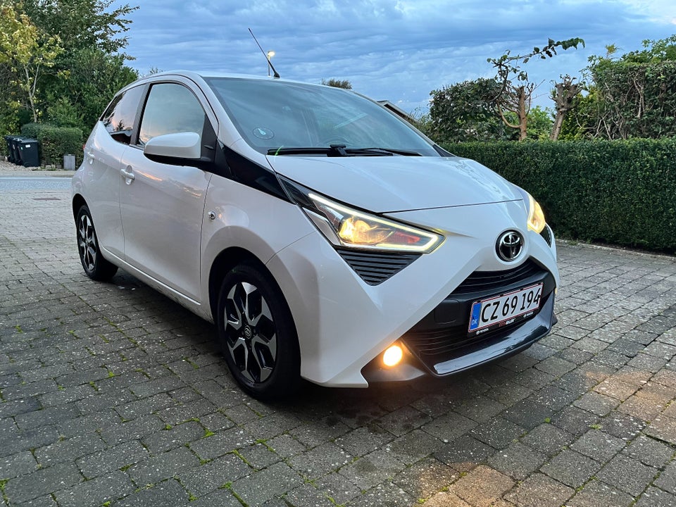 Toyota Aygo 1,0 VVT-i x-play 5d