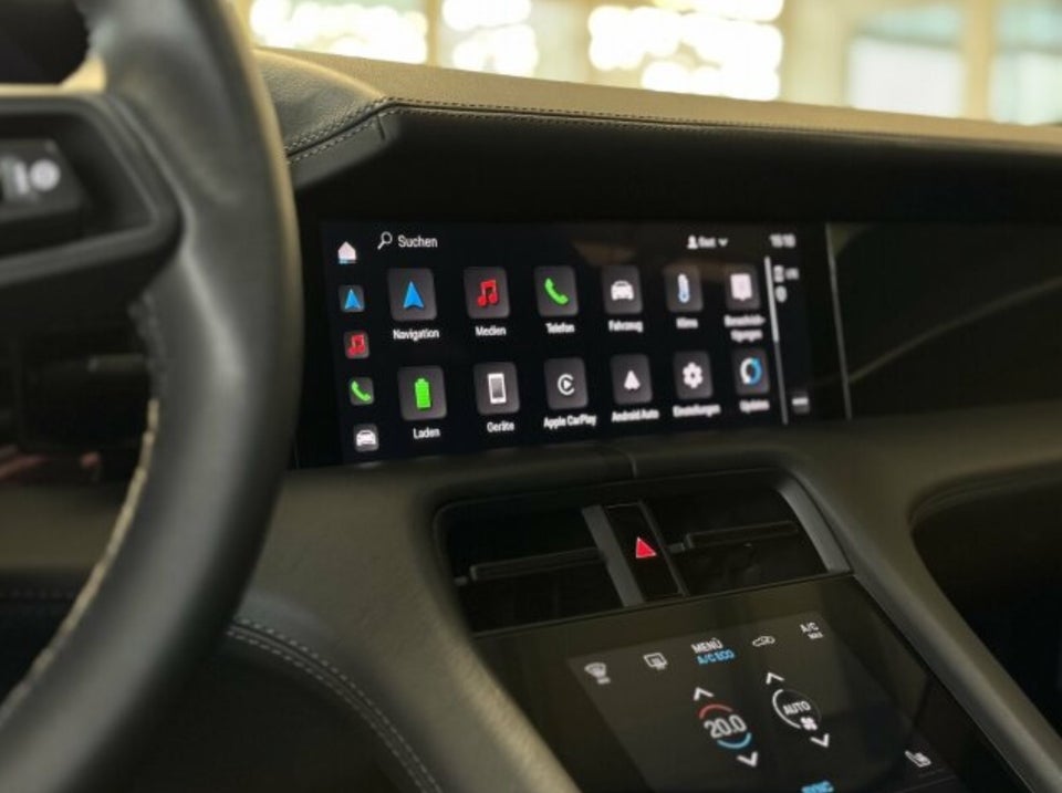 Porsche Taycan Performance+ 4d