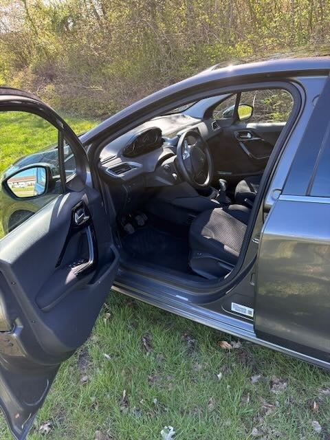 Peugeot 208 1,2 PureTech 82 Exclusive+ 5d