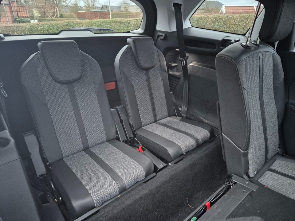 Peugeot 5008 1,2 e-THP 130 Allure 7prs 5d