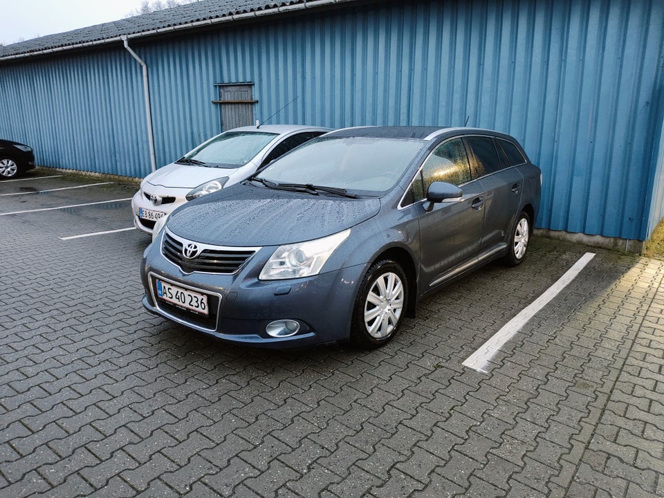 Toyota Avensis 1,8 VVT-i T2 stc. 5d