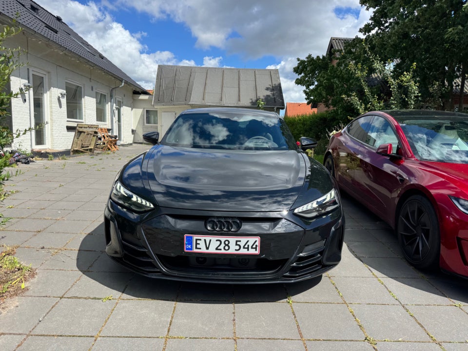 Audi e-tron GT quattro 4d