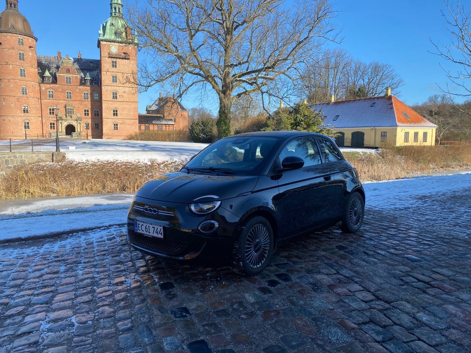 Fiat 500e 42 Icon 3d