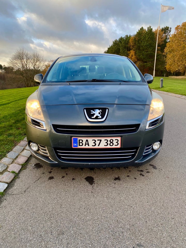 Peugeot 5008 1,6 HDi 110 Premium 7prs 5d