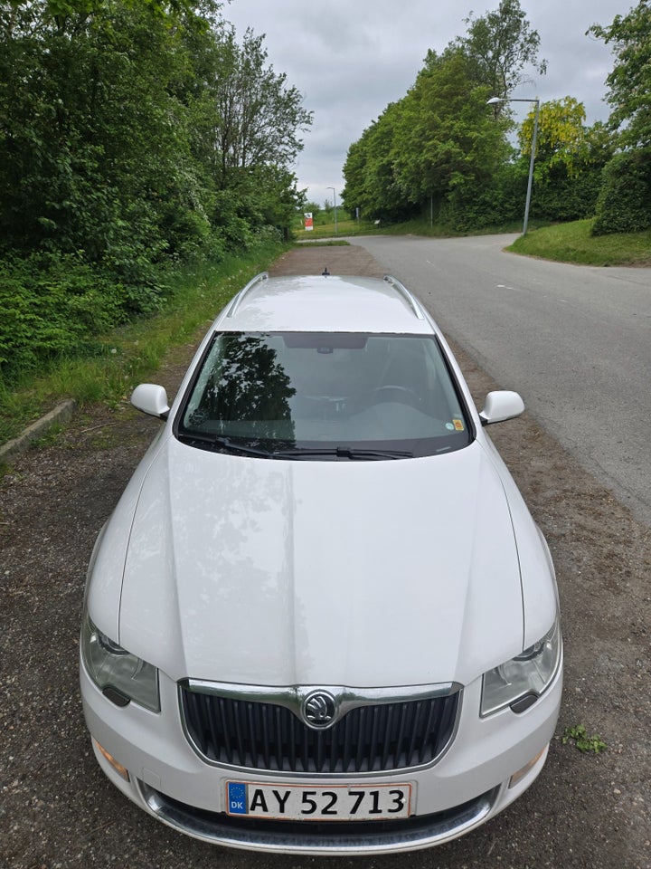Skoda Superb 2,0 TDi 170 Elegance Combi DSG 5d