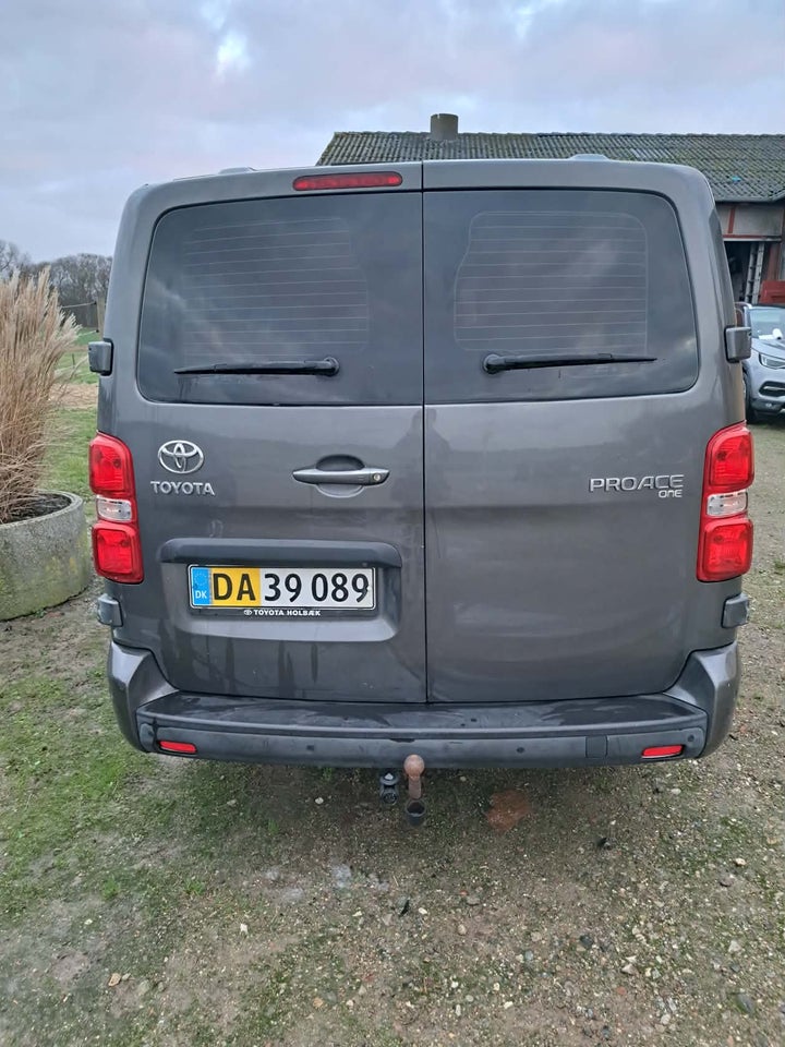 Toyota ProAce 2,0 D 180 Medium Comfort One aut. 5d