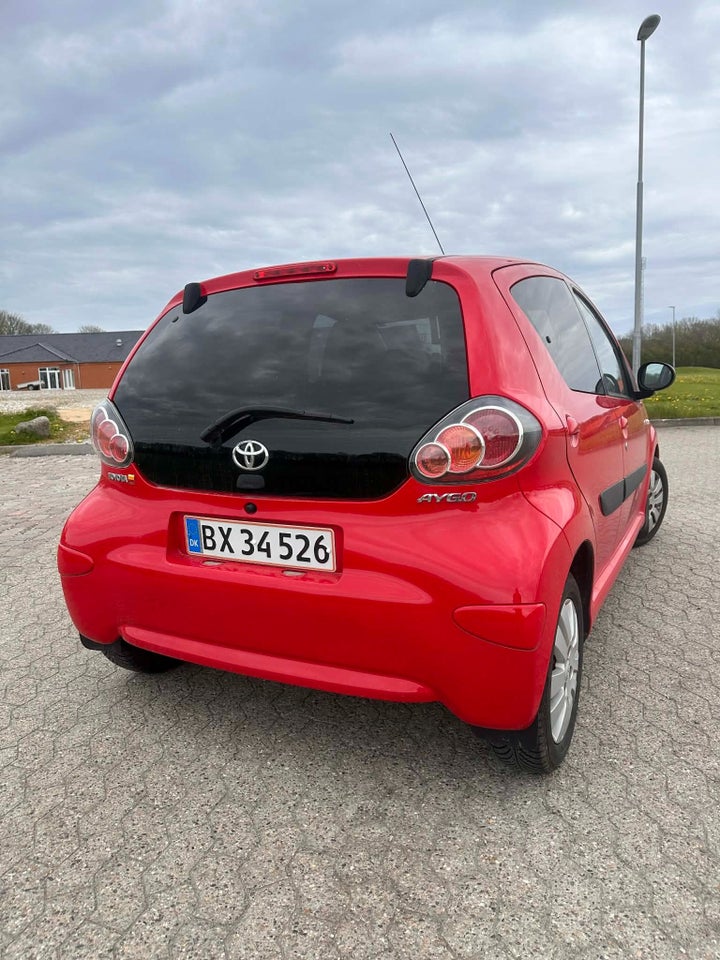 Toyota Aygo 1,0 VVT-i T2 5d