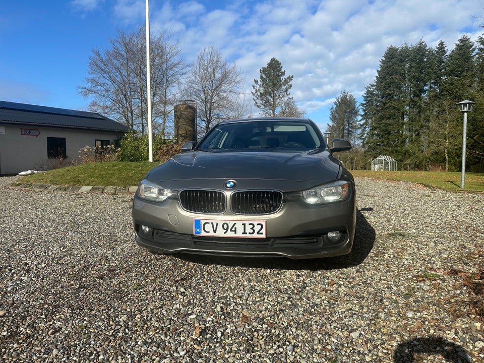 BMW 320d 2,0 Touring aut. 5d
