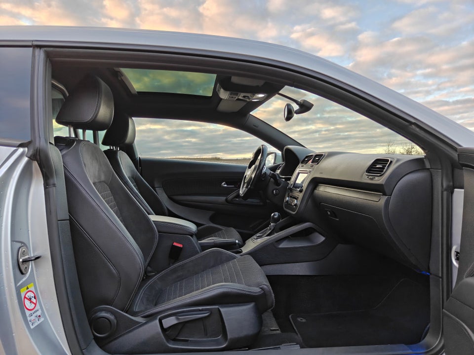 VW Scirocco 2,0 TSi 210 Sport DSG Van 3d