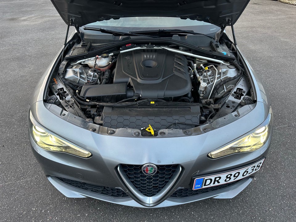 Alfa Romeo Giulia 2,2 JTD 180 aut. 4d