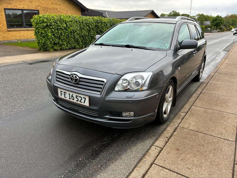 Toyota Avensis 2,0 Sol stc. 5d