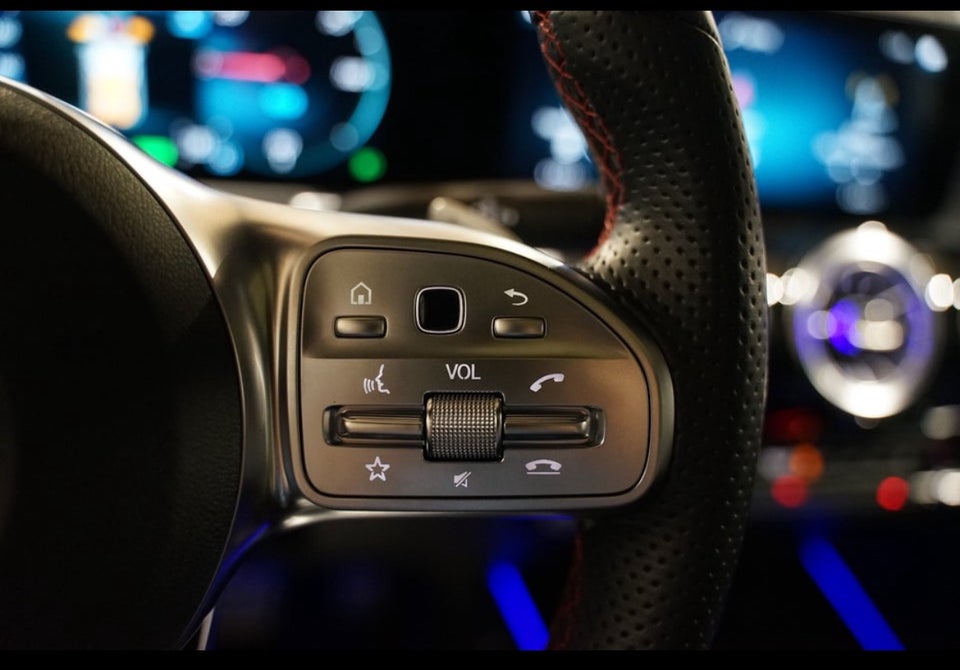 Mercedes EQB300 AMG Line 4Matic 7prs 5d