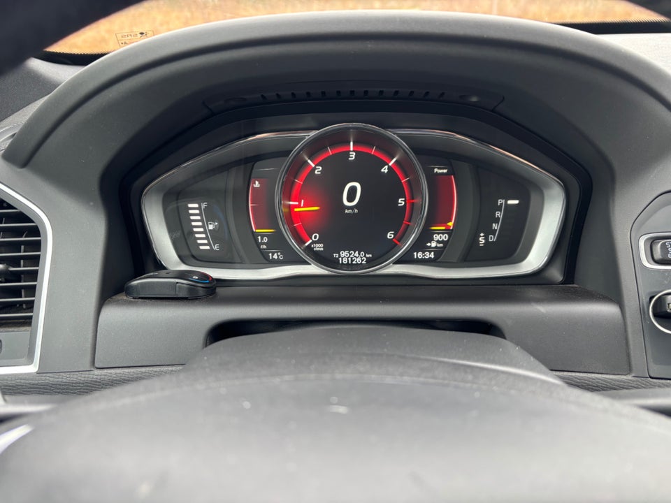 Volvo XC60 2,0 D4 190 R-Design aut. 5d