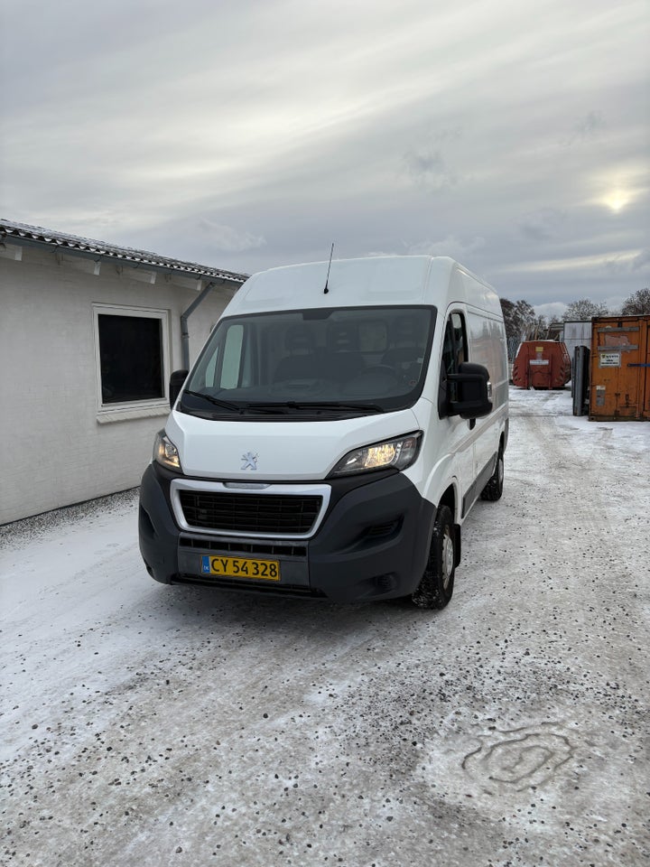 Peugeot Boxer 330 2,0 BlueHDi 130 L2H2 Premium