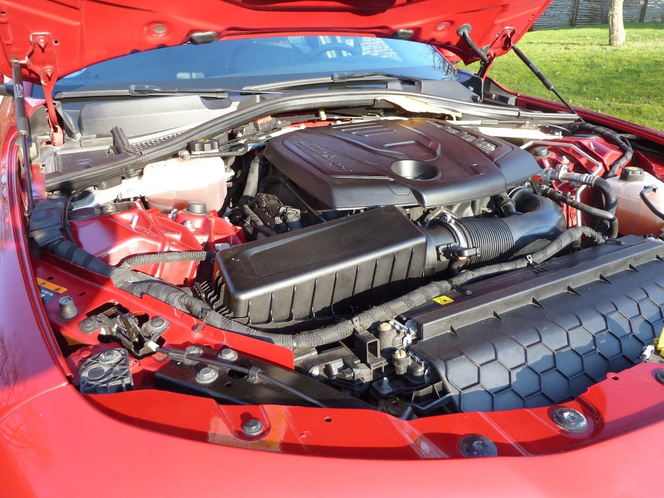 Alfa Romeo Giulia 2,0 T 200 Super aut. 4d